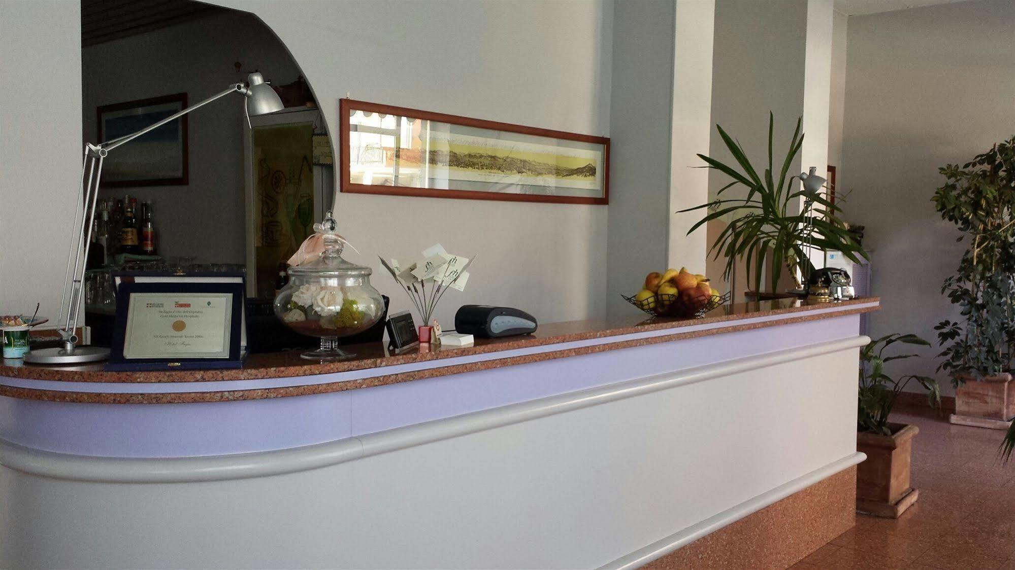 Hotel Frejus Collegno Eksteriør billede