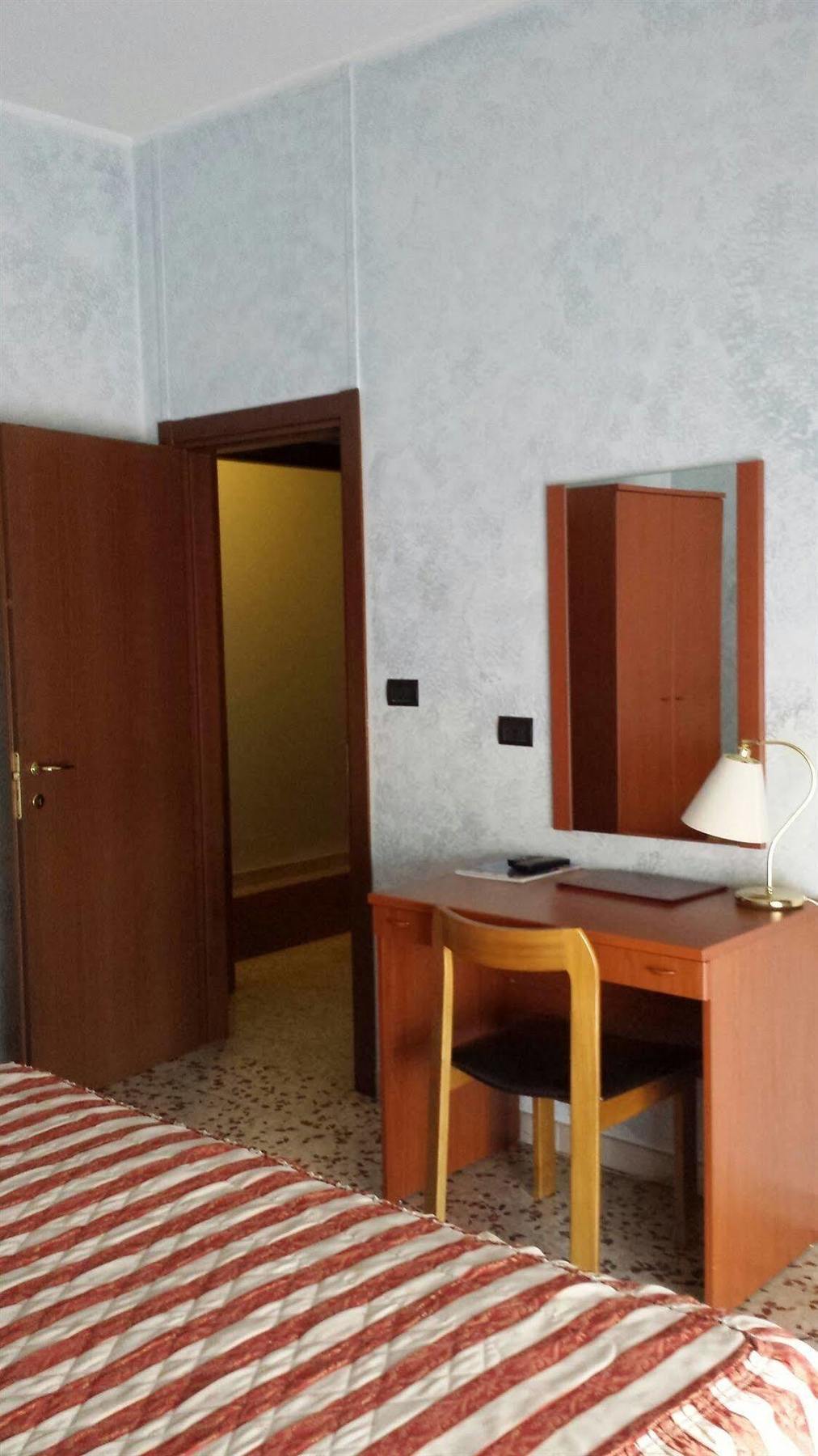 Hotel Frejus Collegno Eksteriør billede